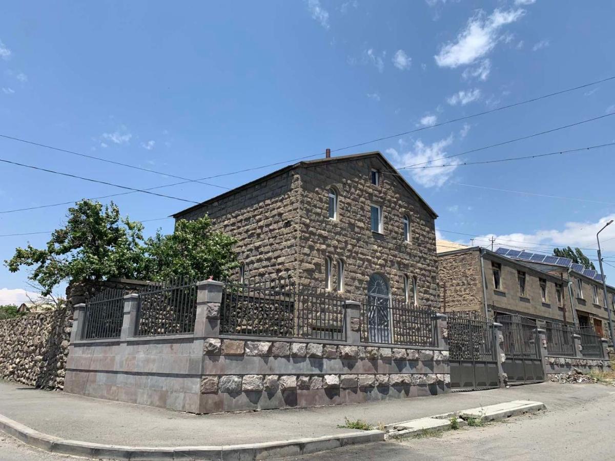 Mitane Hotel Sisian Bagian luar foto