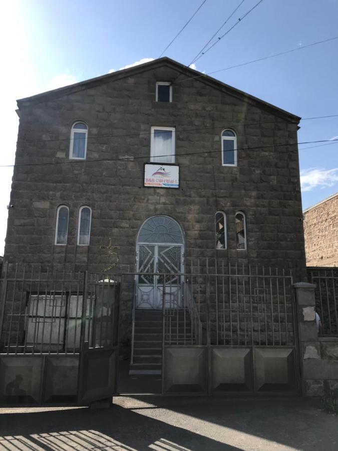 Mitane Hotel Sisian Bagian luar foto